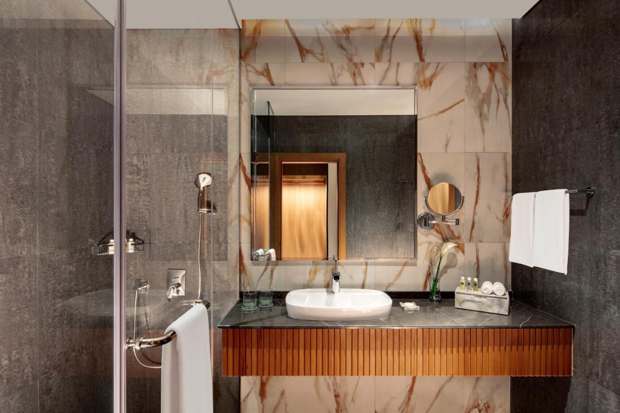 Hotel The First Collection Dubai Business Bay Esterno foto Bathroom