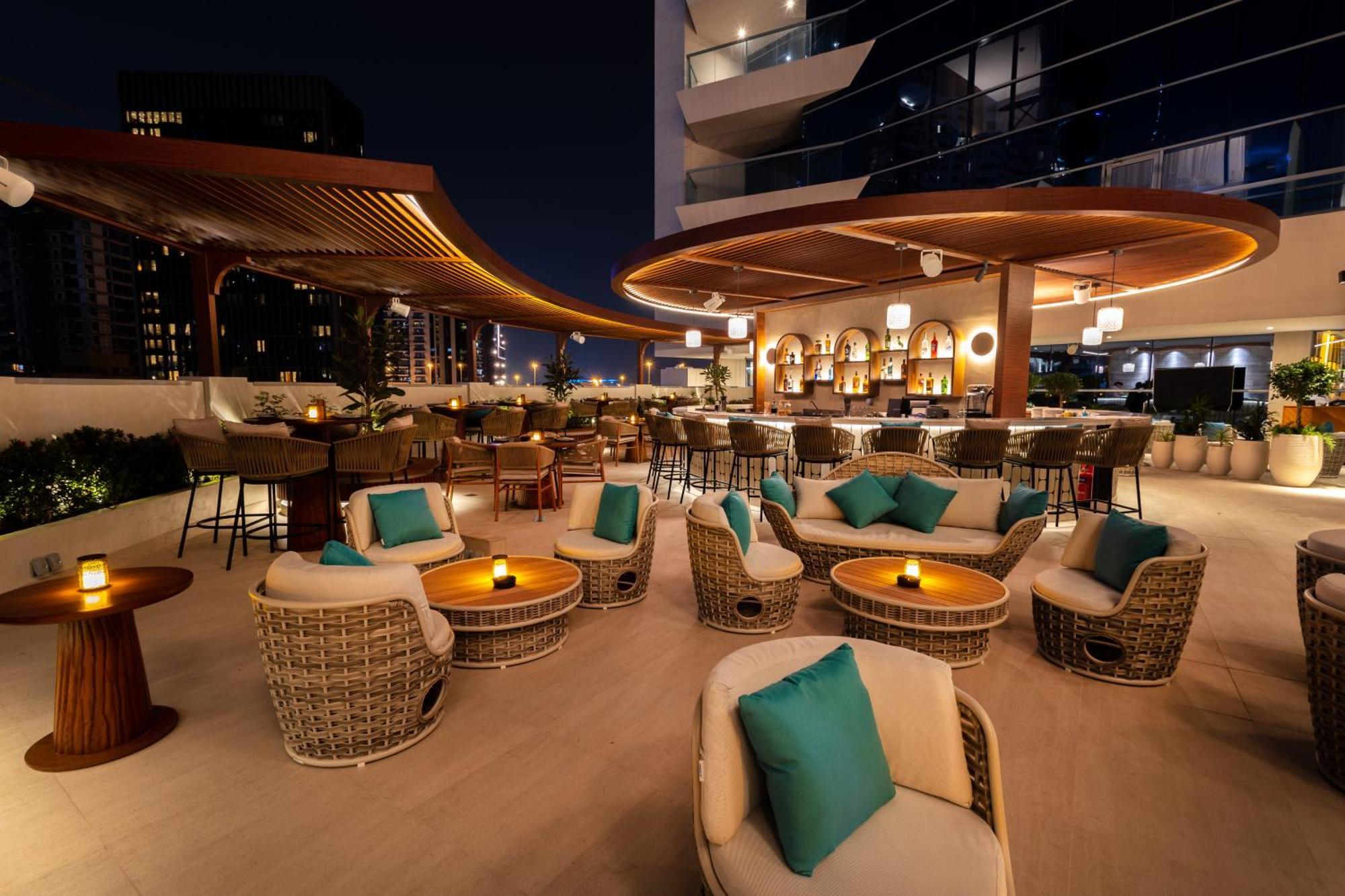 Hotel The First Collection Dubai Business Bay Esterno foto Rooftop bar